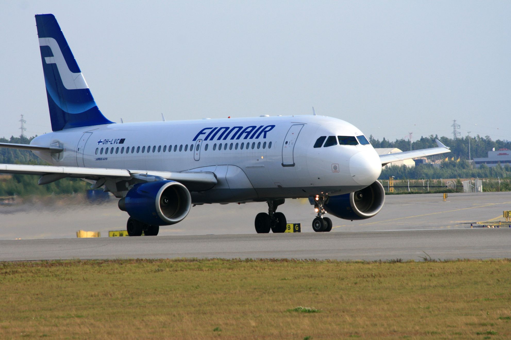 IMG_8706.JPG - OH-LVC, Finnair, Airbus A319-112, Helsinki - Vantaa (HEL / EFHK), Finland, Sep 2, 2009