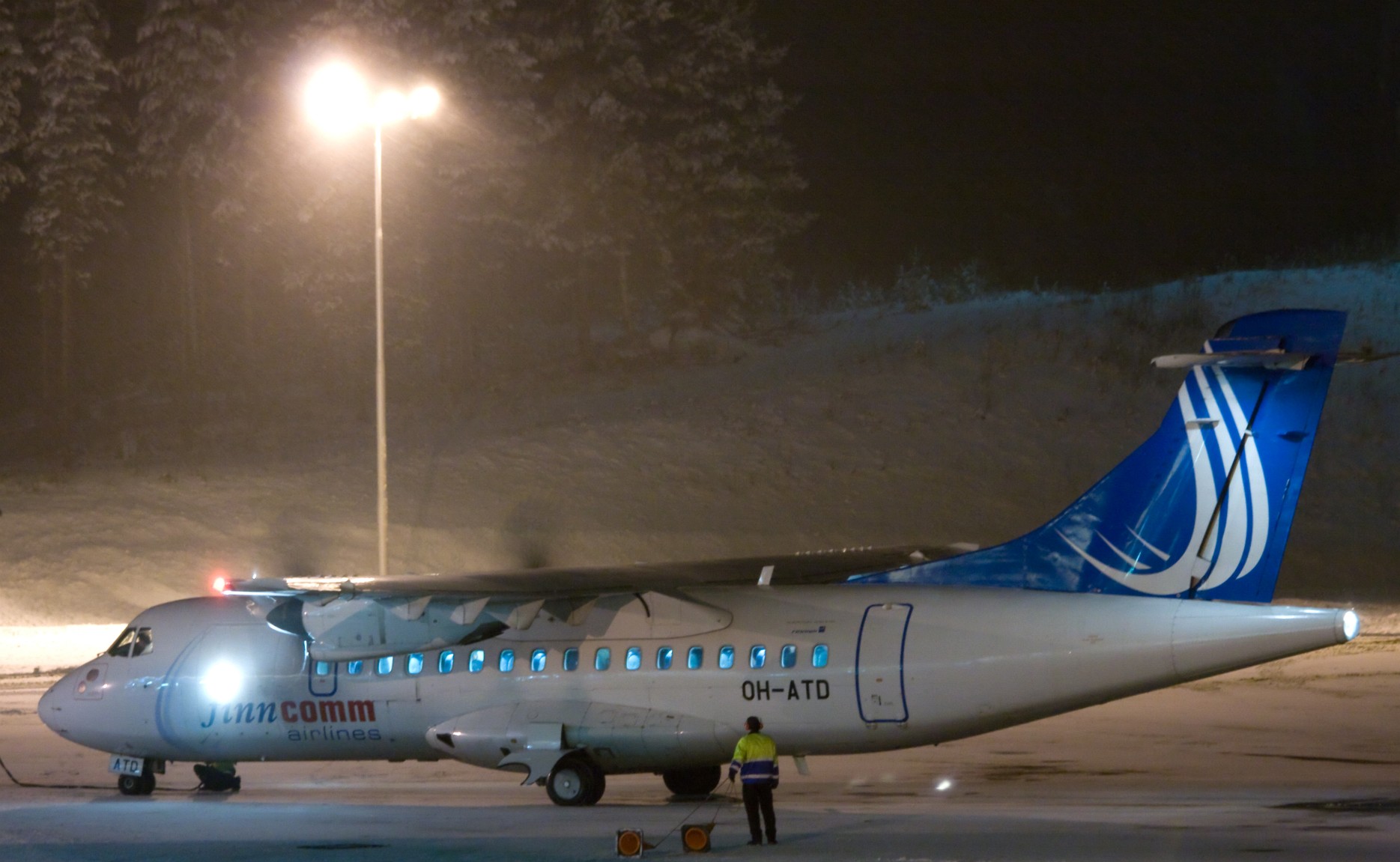 IMG_5900.JPG - OH-ATD, Finncomm Airlines, ATR ATR-42-500, Jyvskyl (Tikkakoski - Luonetjrvi) (JYV / EFJY), Finland, January 22, 2009