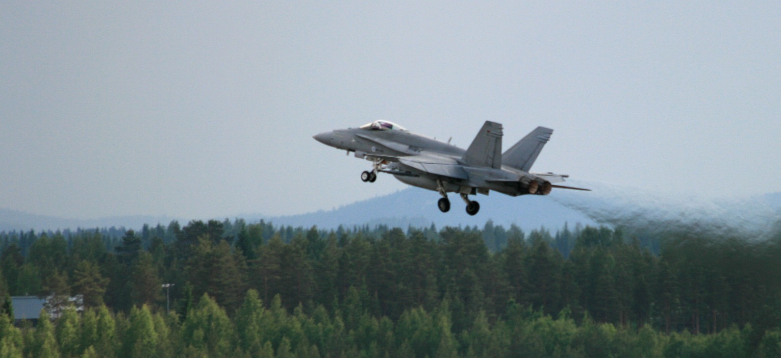 IMG_7404.JPG - HN-426, Finland - Air Force, McDonnell Douglas F-18C Hornet, Jyvskyl (Tikkakoski - Luonetjrvi) (JYV / EFJY), Finland, June 12, 2009
