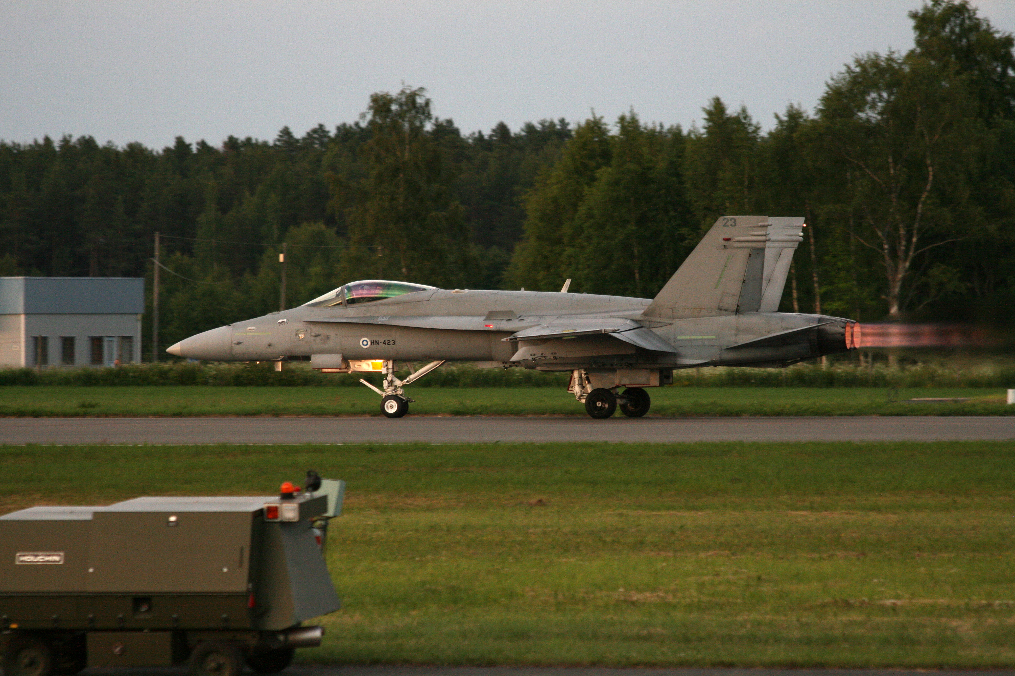 IMG_13676.JPG - HN-423, Finland - Air Force, McDonnell Douglas F-18C Hornet, Kauhava (KAU / EFKA), Finland, June 25, 2010