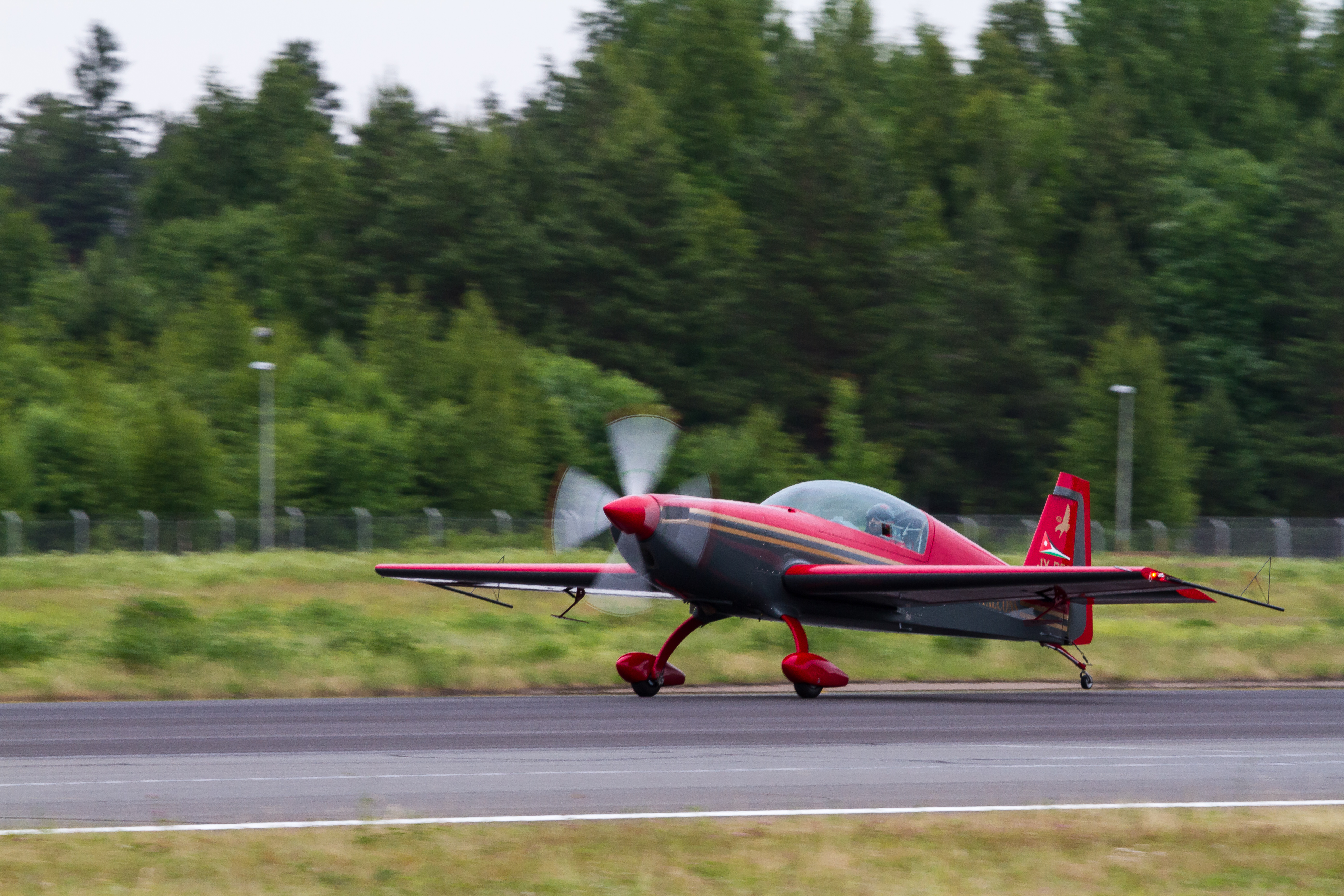 EOS7D_03202.jpg - The Royal Jordanian Falcons