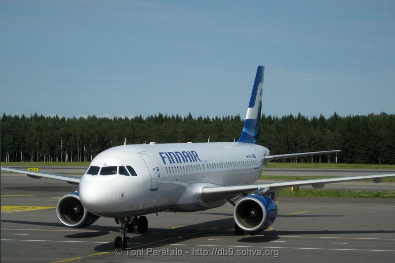 010_IMG_3602.JPG - OH-LXC (Airbus 320) is going to fly us to Budapest