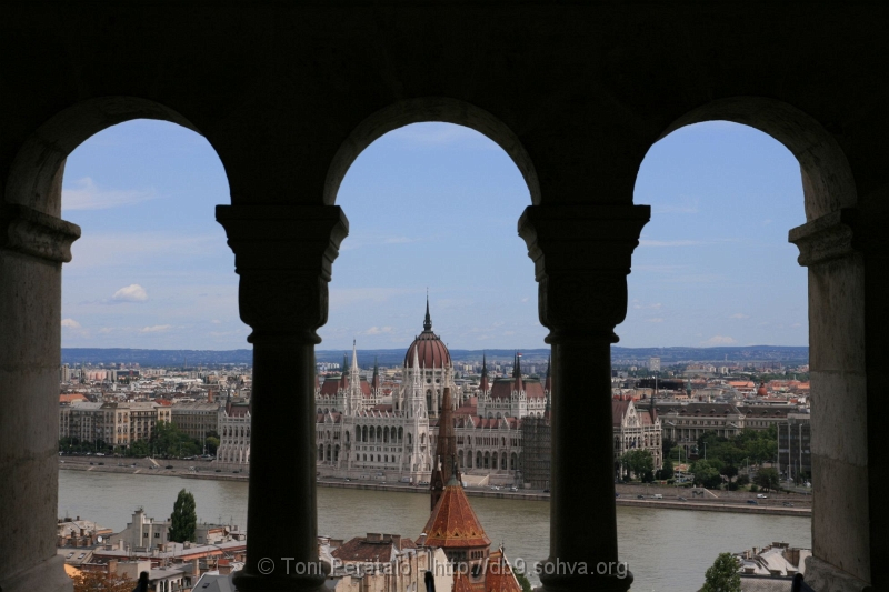 310_IMG_7837.JPG - The House of Parliament photographed from Fishermen's Bastion