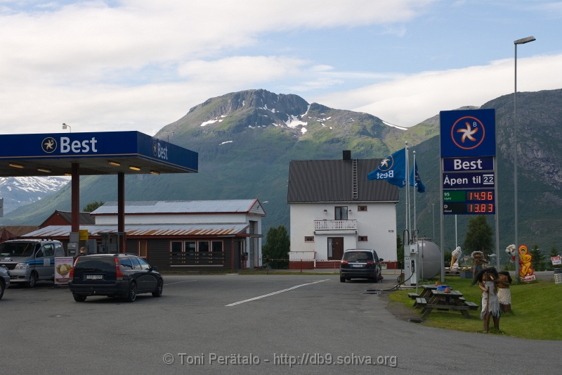 580_IMG_32414.JPG - Kungsvik - 95: 2,10? Diesel: 1,97?(Forex Currency on 22.8.2012)