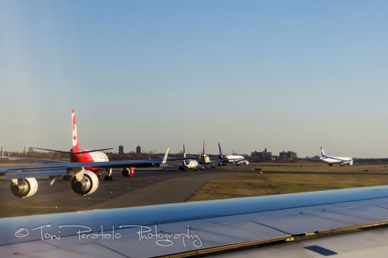 54_IMG_3370.jpg - Waiting for take off...